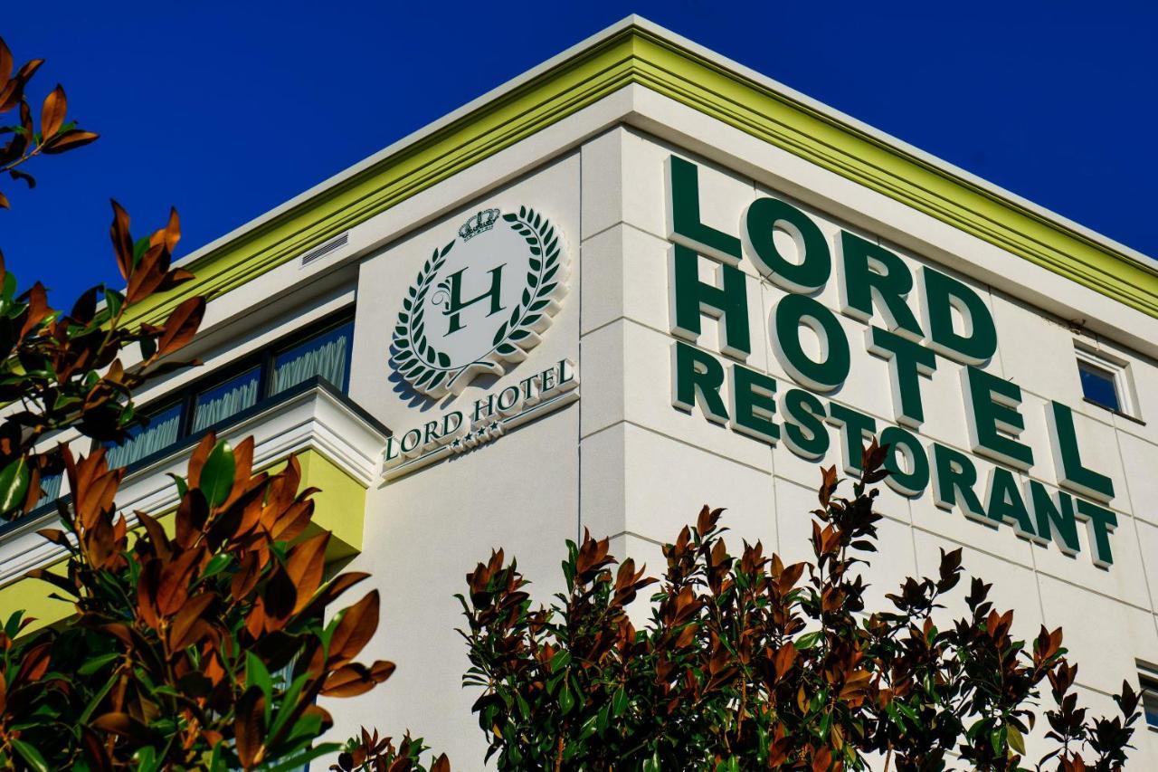 Lord Hotel Tiranë Luaran gambar